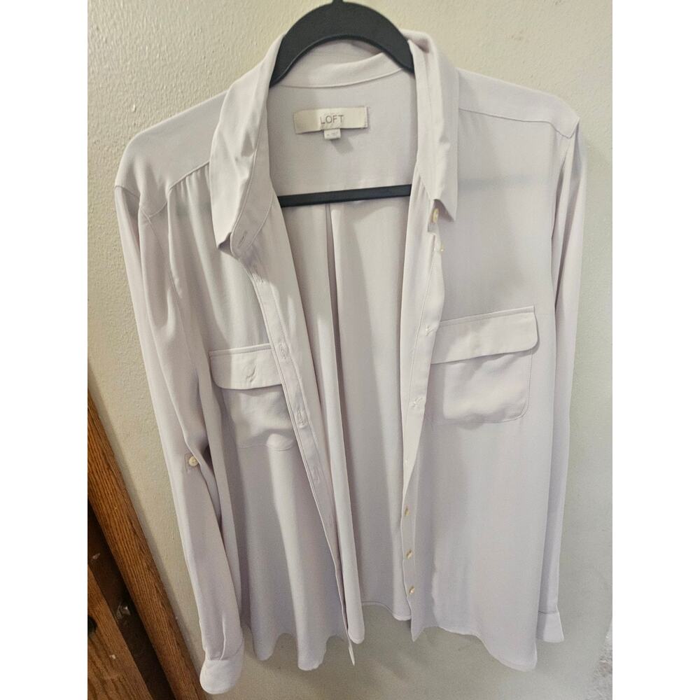 LOFT Women’s Light Gray Button Front Blouse XL Roll Tab Sleeve Top - Picture 2 of 3